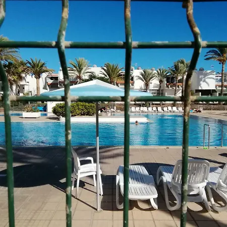 شقة Cozy With Amazing Views To Garden Next To The Ocean